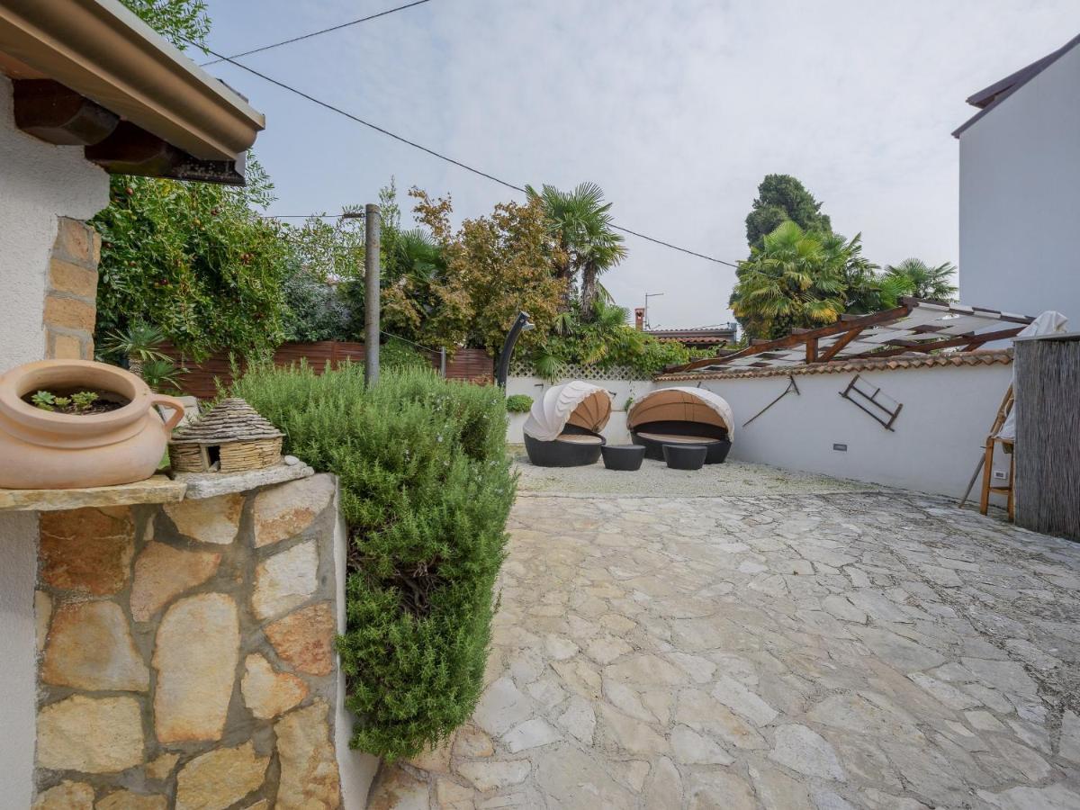 Casa Astrid By The Sea In Poreč Exterior foto
